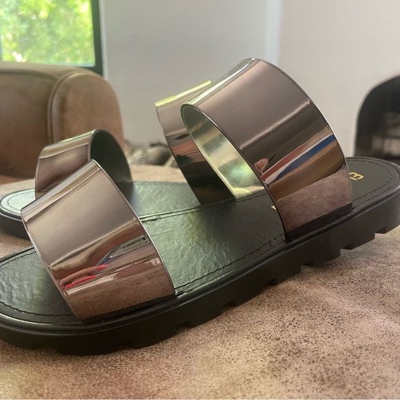 NEW IN BOX Electric Karma Metallic Slides — Size 37 - Picture 2 of 2